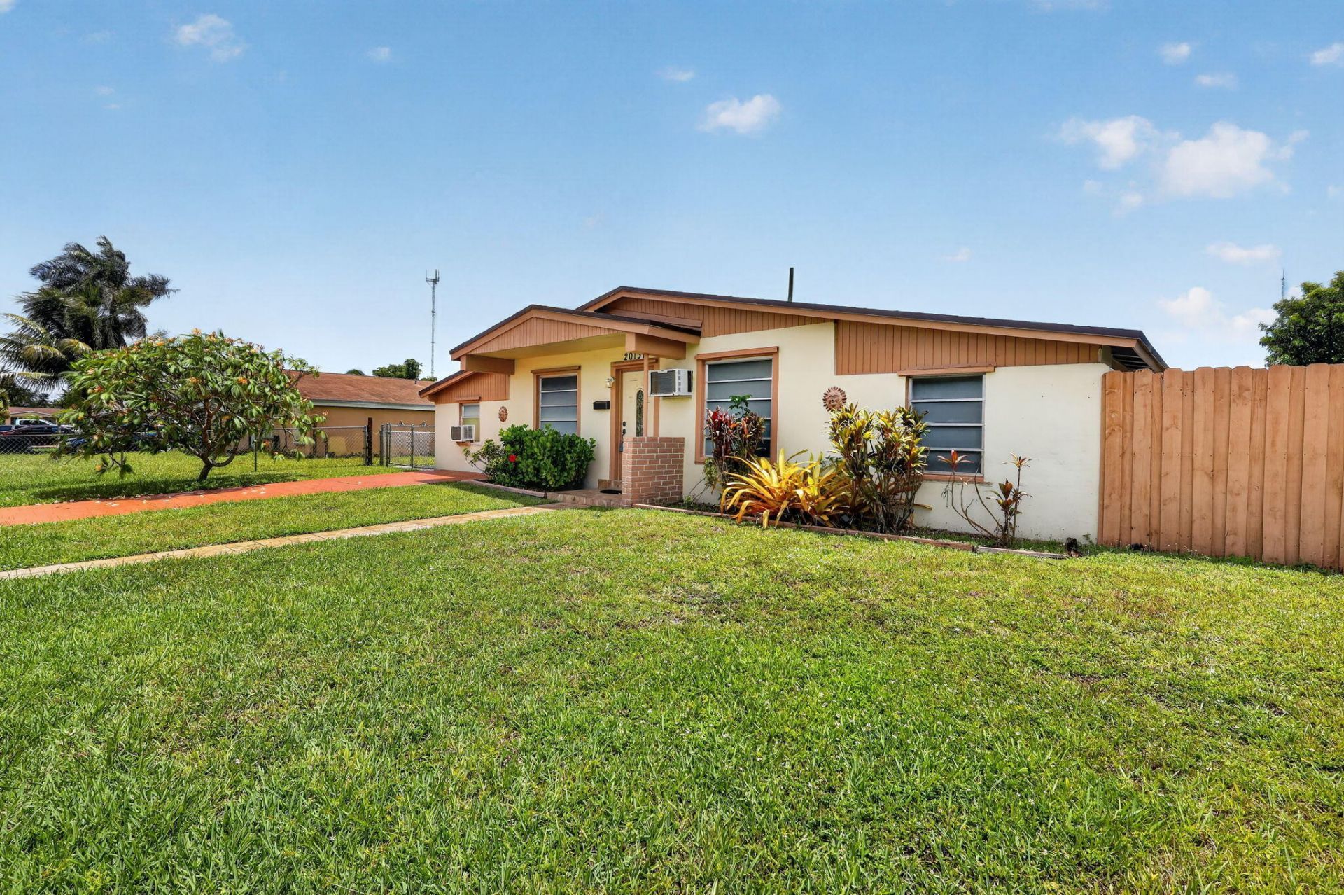 20131 NW 14th Place, Miami Gardens, FL 33169 Photo