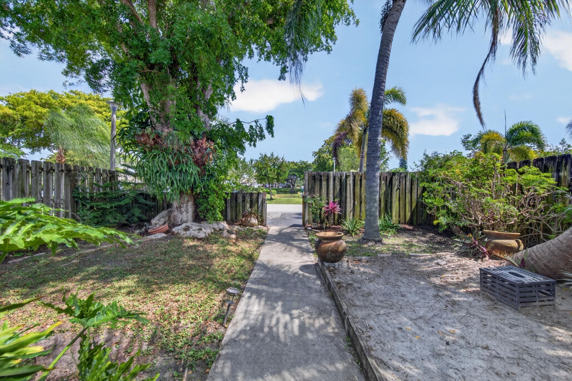 1036 E Lakes Drive, Pompano Beach, FL 33064 Photo