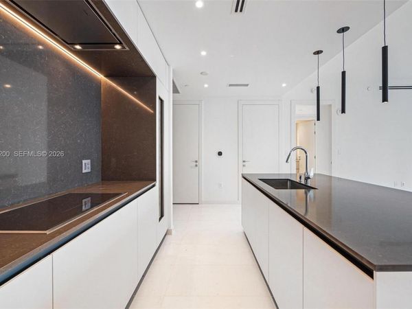 300 Biscayne Boulevard Way, Unit 2906W, Miami, FL 33131
