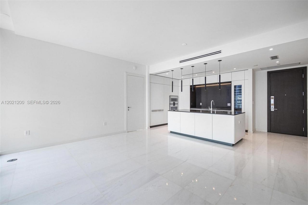 300 Biscayne Boulevard Way, Unit 2906W, Miami, FL 33131 Photo