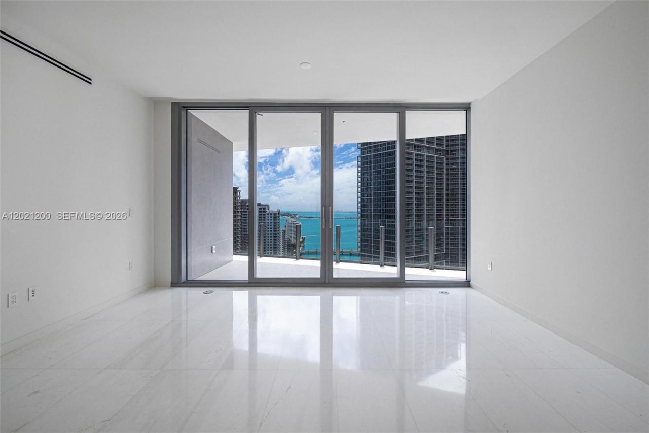 300 Biscayne Boulevard Way, Unit 2906W, Miami, FL 33131 Photo