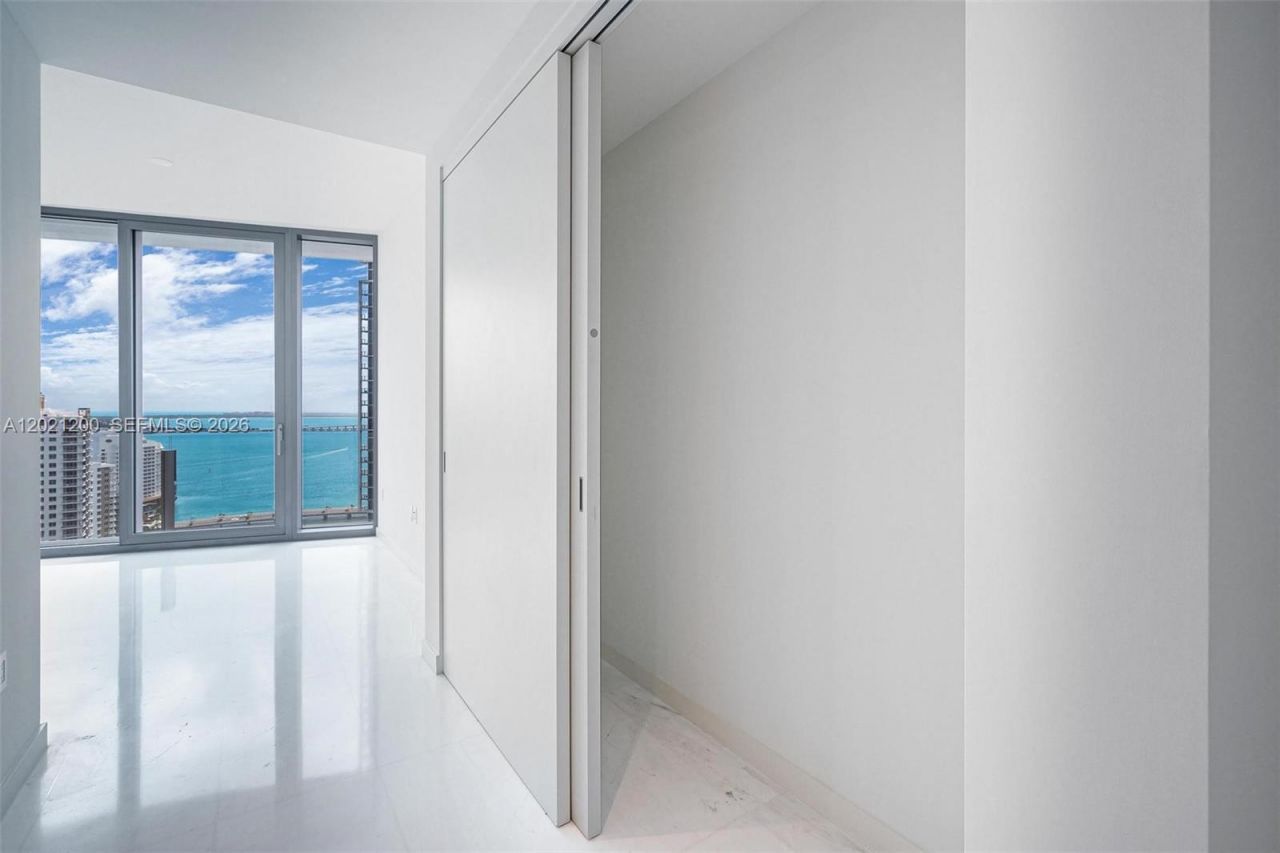 300 Biscayne Boulevard Way, Unit 2906W, Miami, FL 33131 Photo