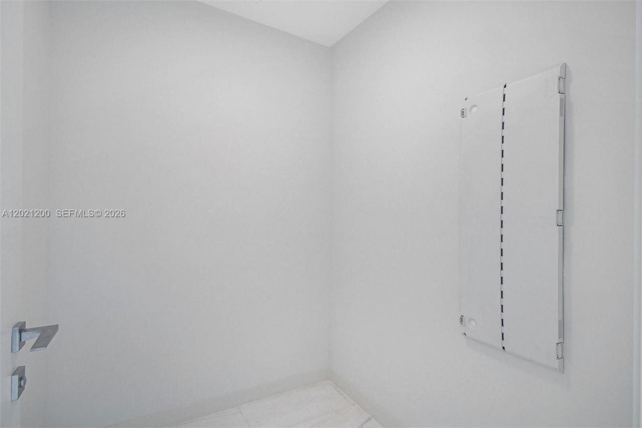 300 Biscayne Boulevard Way, Unit 2906W, Miami, FL 33131 Photo