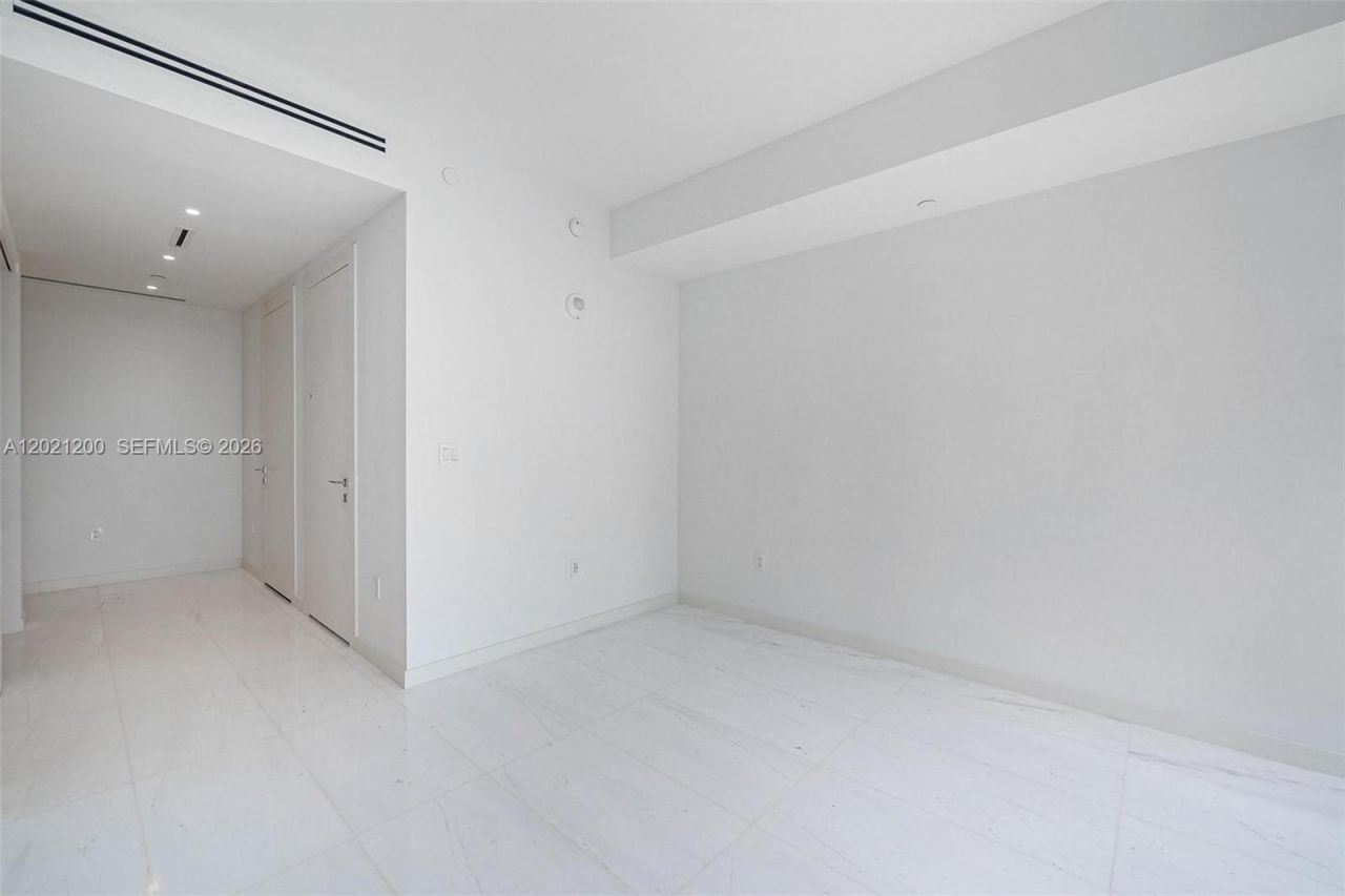 300 Biscayne Boulevard Way, Unit 2906W, Miami, FL 33131 Photo