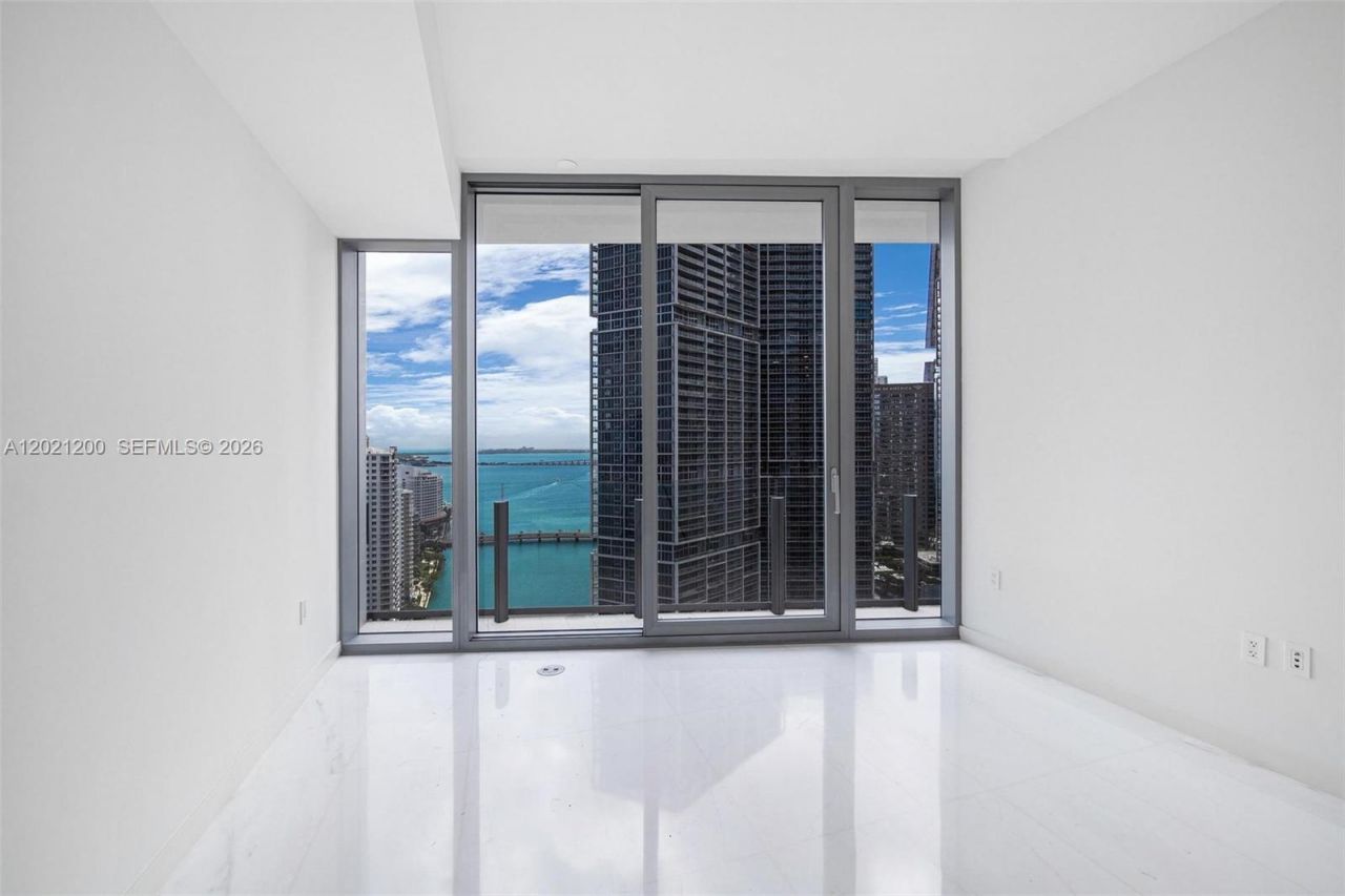 300 Biscayne Boulevard Way, Unit 2906W, Miami, FL 33131 Photo
