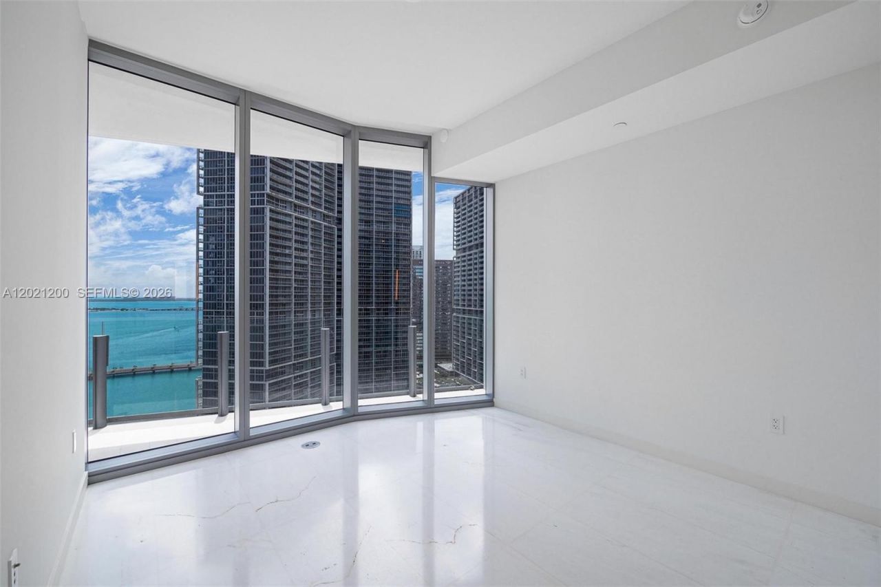 300 Biscayne Boulevard Way, Unit 2906W, Miami, FL 33131 Photo