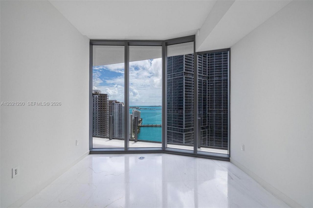 300 Biscayne Boulevard Way, Unit 2906W, Miami, FL 33131 Photo