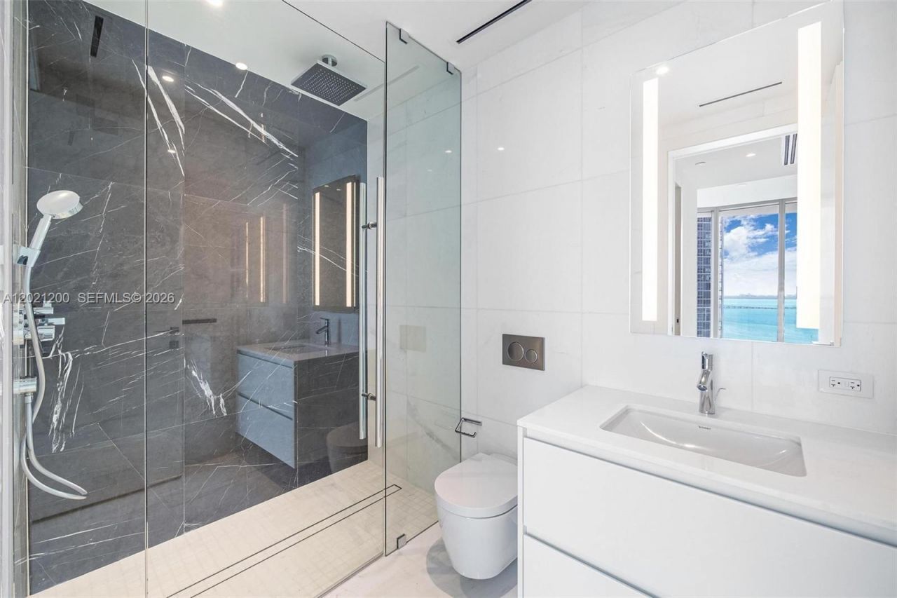 300 Biscayne Boulevard Way, Unit 2906W, Miami, FL 33131 Photo