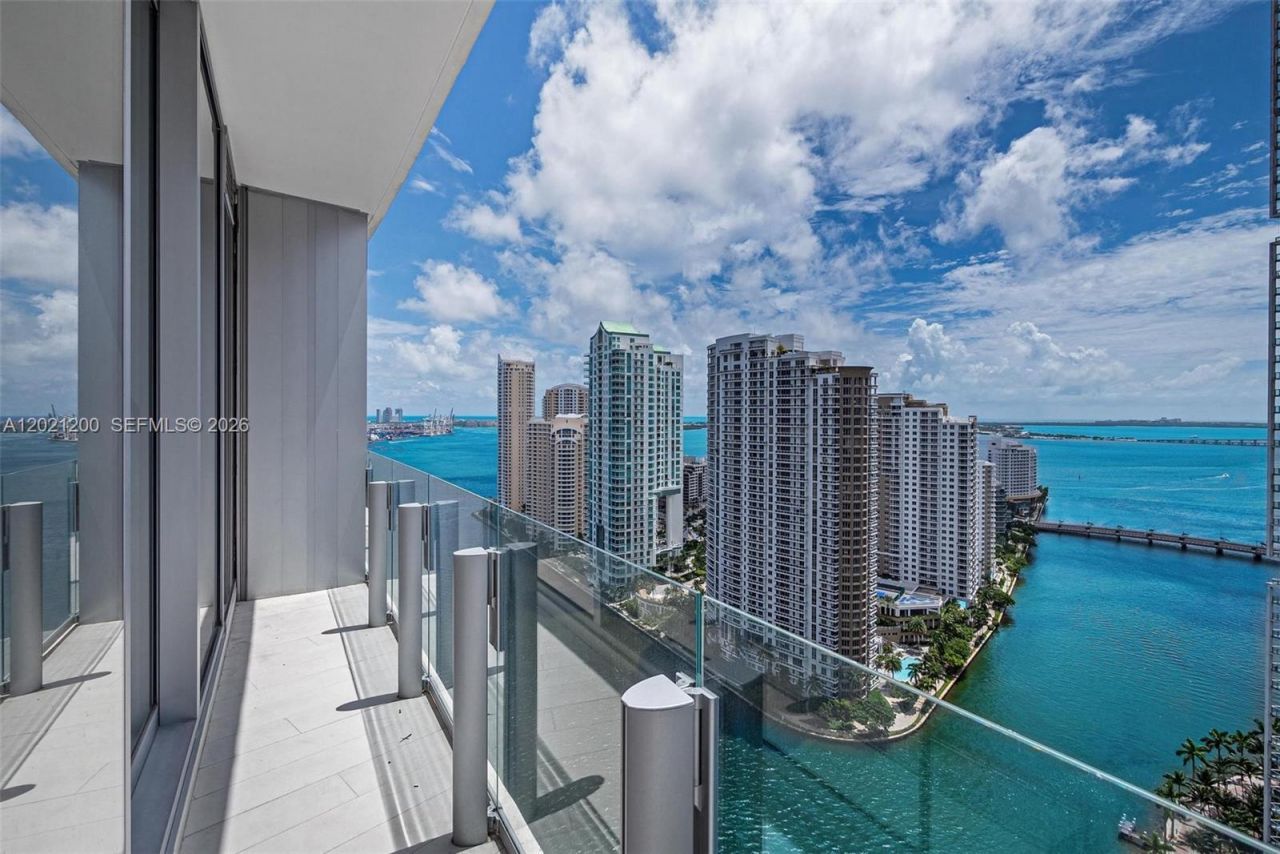 300 Biscayne Boulevard Way, Unit 2906W, Miami, FL 33131 Photo