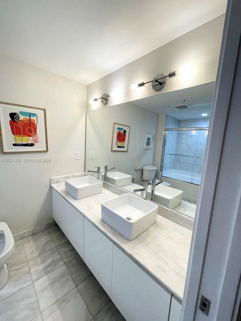 601 NE 36th St, Unit 1805, Miami, FL 33137 Photo