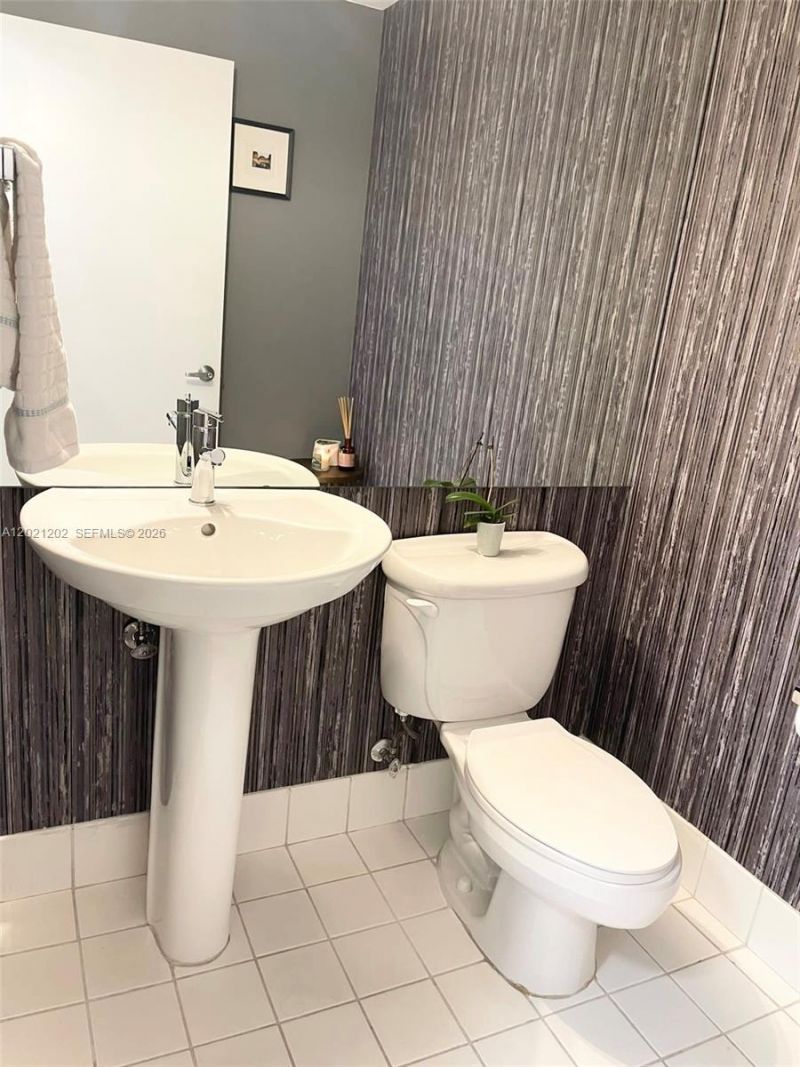 601 NE 36th St, Unit 1805, Miami, FL 33137 Photo