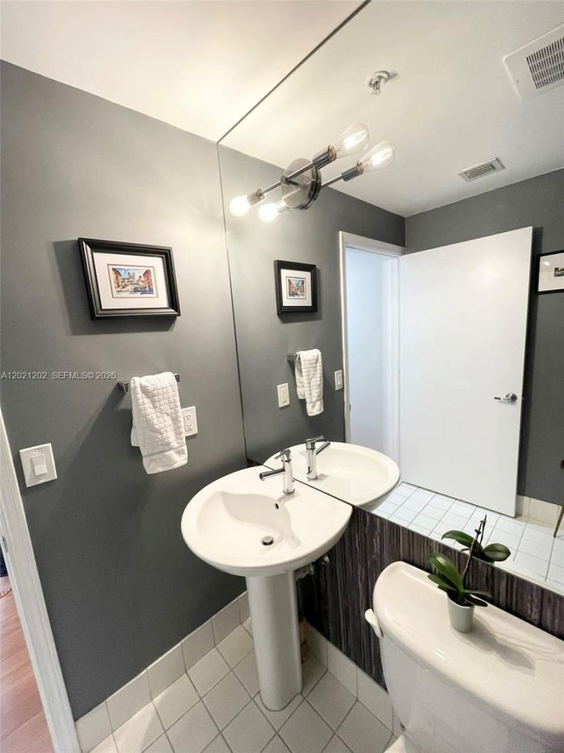 601 NE 36th St, Unit 1805, Miami, FL 33137 Photo