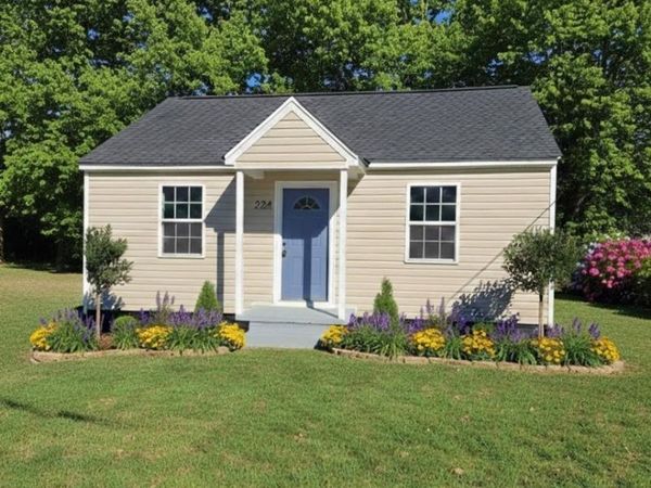 524 Avon Avenue , Burlington, NC 27215