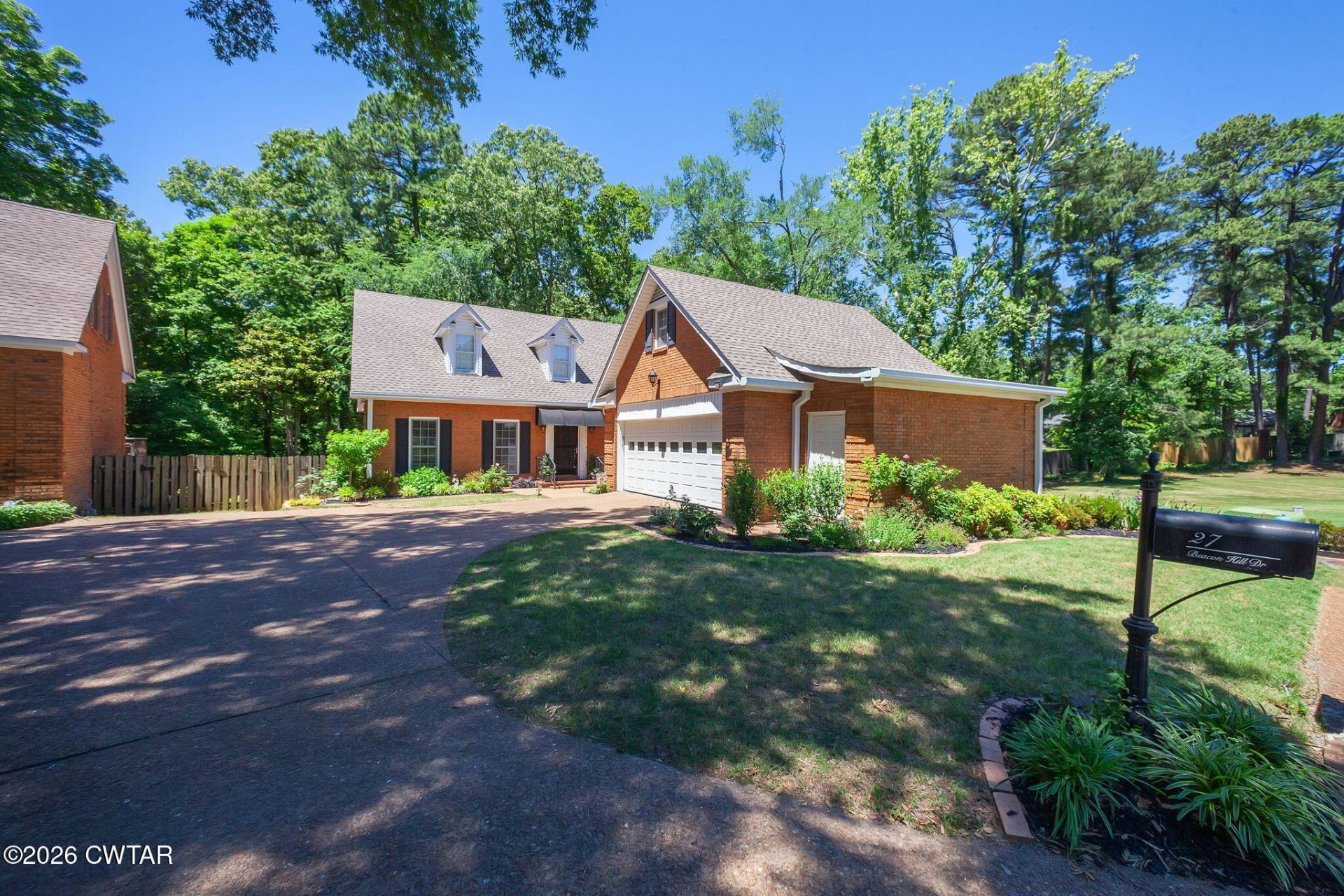 27 Beacon Hill Drive, Jackson, TN 38305 Main Photo