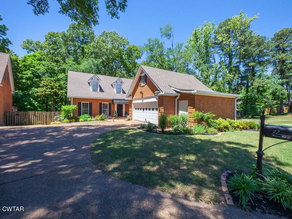 27 Beacon Hill Drive, Jackson, TN 38305
