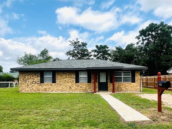 1100 N Austin Ave, Cameron, TX 76520