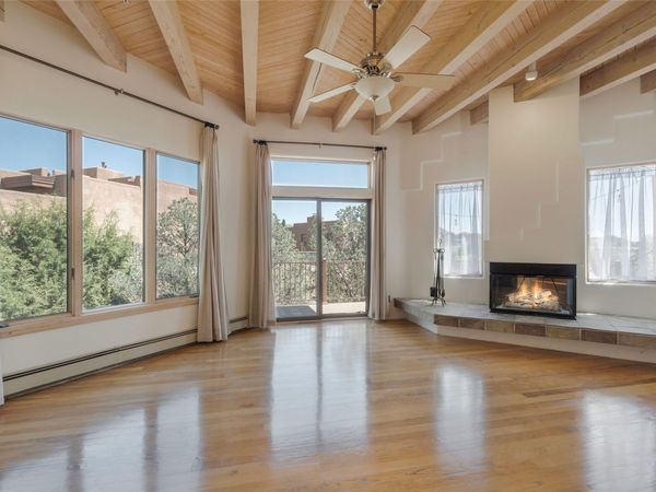 768 Calle Altamira, Santa Fe, NM 87501