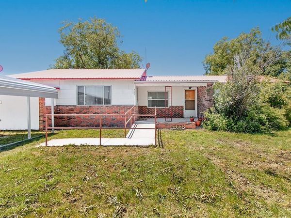706 S Noyes Avenue, Melvin, TX 76858
