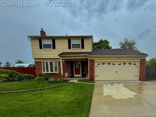 27654 Oakcrest Drive, Brownstown Twp, MI 48183