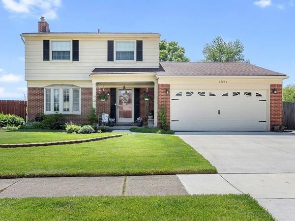 27654 Oakcrest Drive, Brownstown Twp, MI 48183