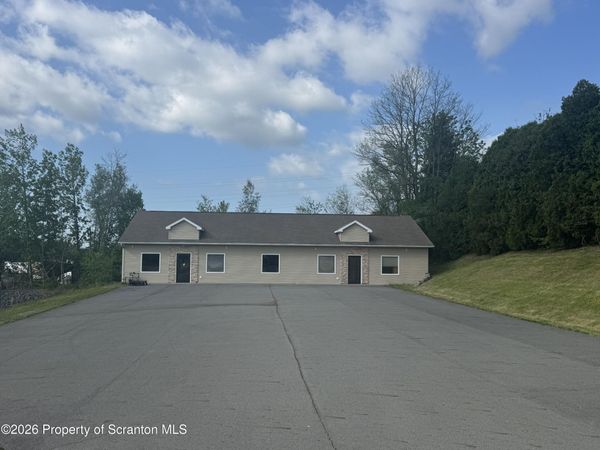 7 Oakwood Drive , Scranton, PA 18504