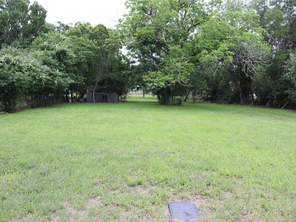 1006 Johnson ST, Lockhart, TX 78644