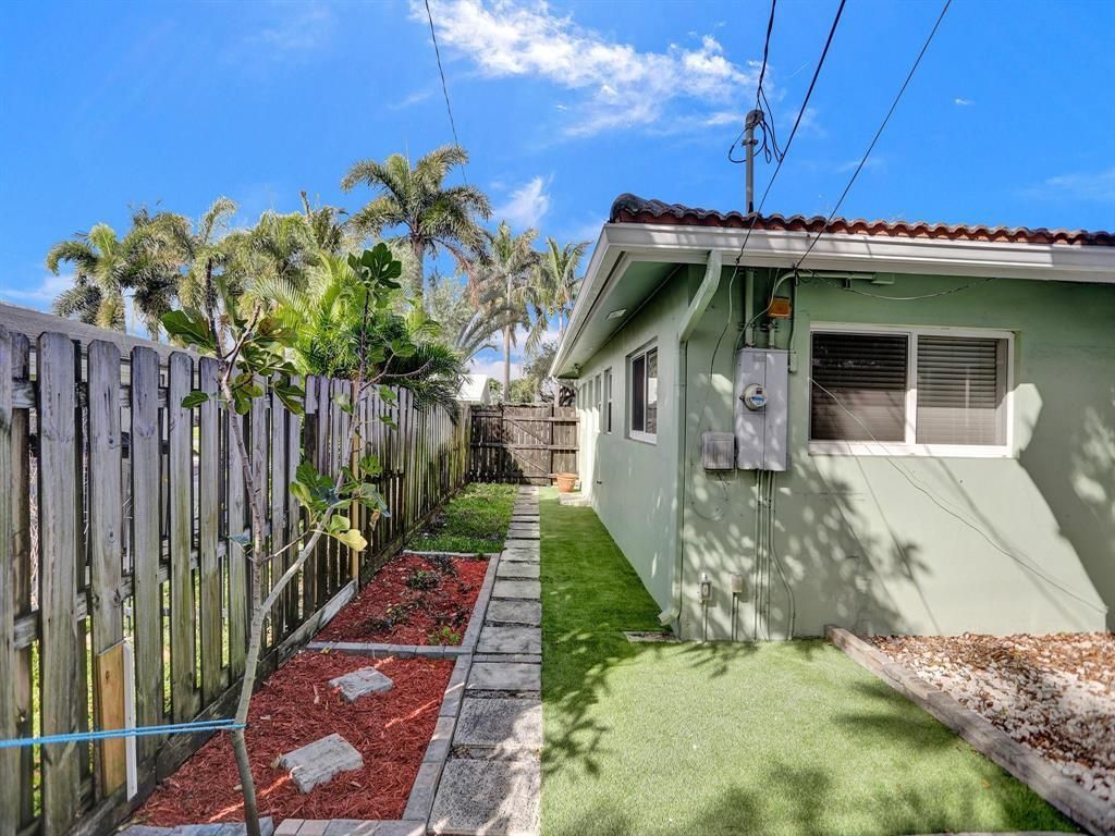 708 NE 24th Avenue, Pompano Beach, FL 33062 Photo