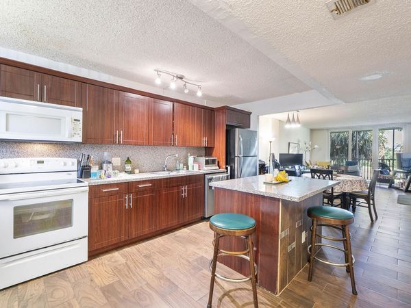 250 Jacaranda Drive, Unit 308, Plantation, FL 33324