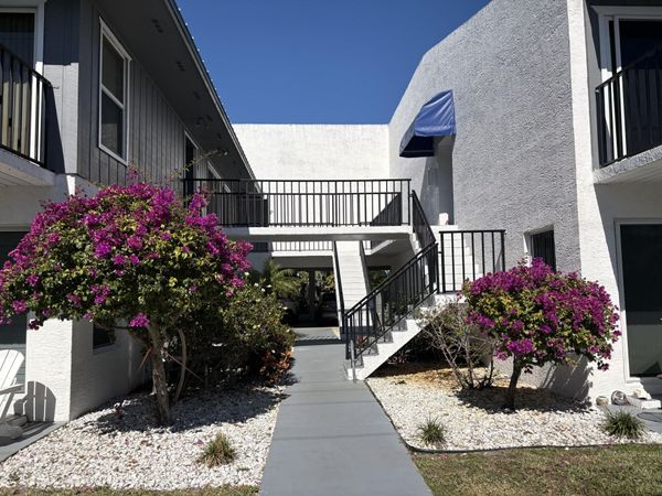 1180 Carlton Court, Unit 207, Fort Pierce, FL 34949