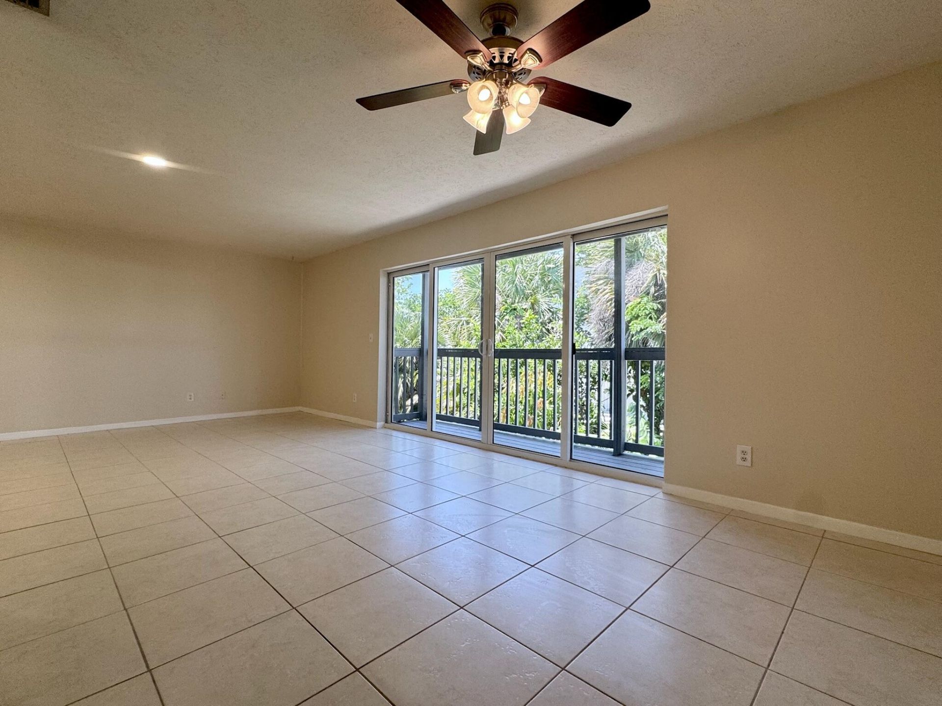 1180 Carlton Court, Unit 207, Fort Pierce, FL 34949 Photo