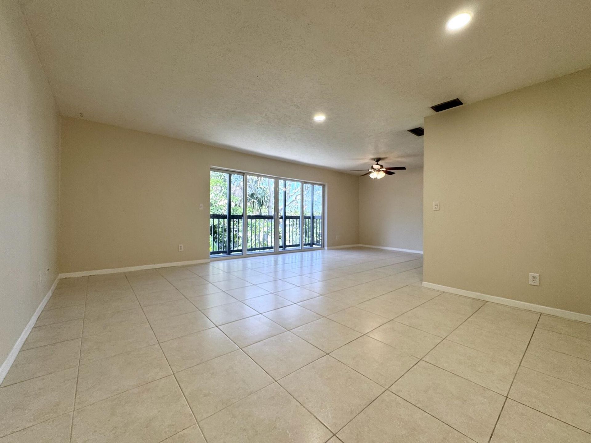 1180 Carlton Court, Unit 207, Fort Pierce, FL 34949 Photo