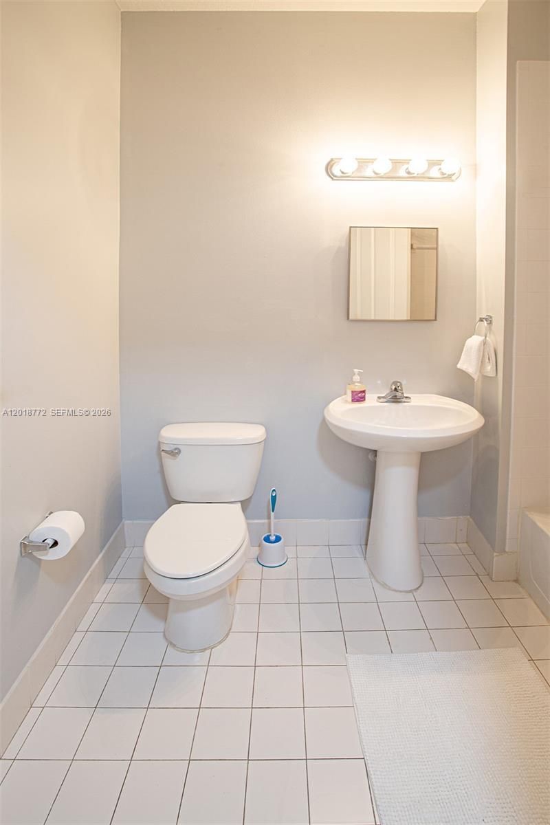 2412 Venetian Way , Unit 2412, Boynton Beach, FL 33426 Photo