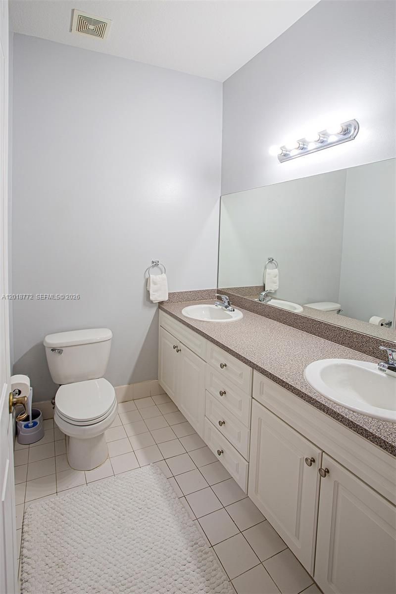 2412 Venetian Way , Unit 2412, Boynton Beach, FL 33426 Photo