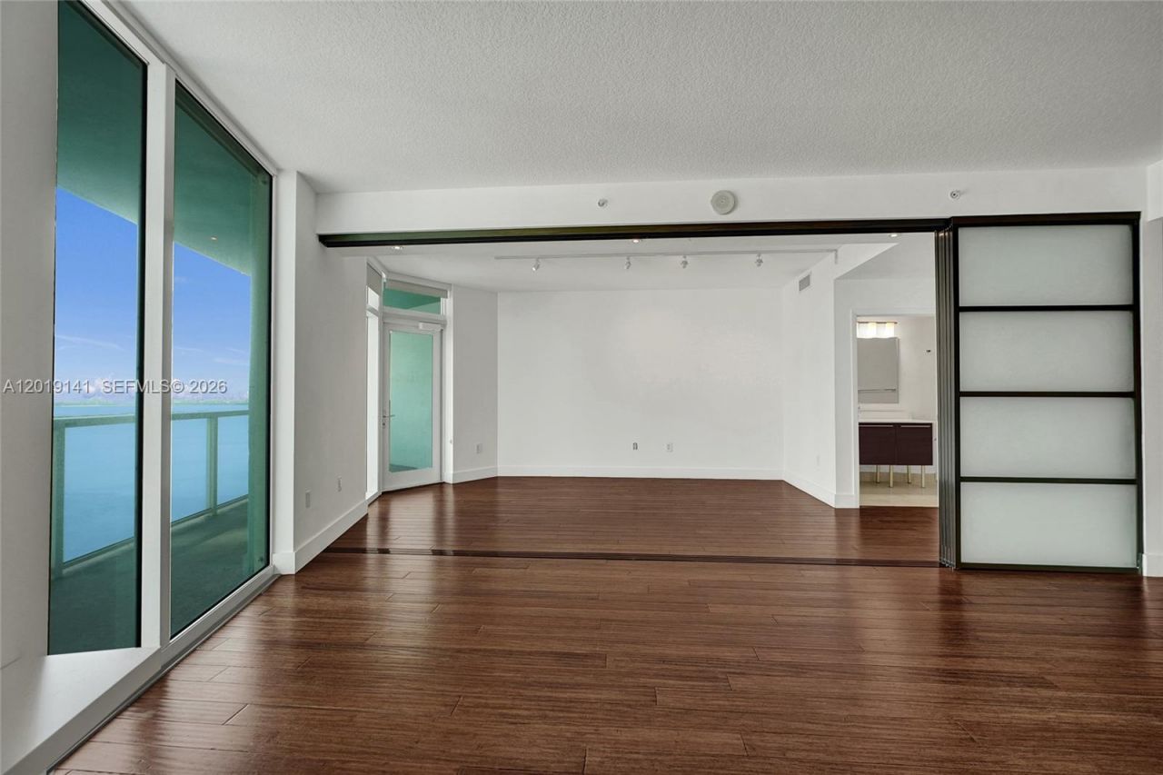1900 N Bayshore Dr , Unit 2204, Miami, FL 33132 Photo