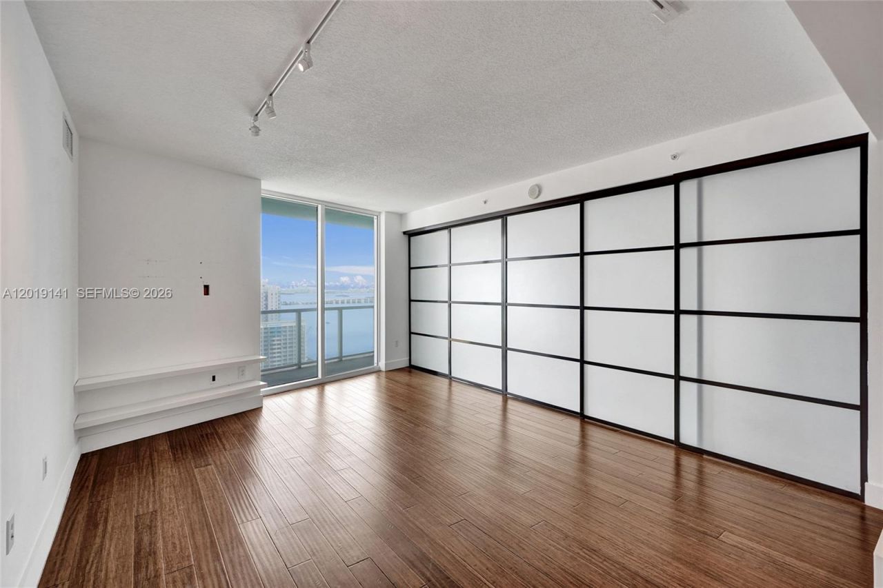 1900 N Bayshore Dr , Unit 2204, Miami, FL 33132 Photo
