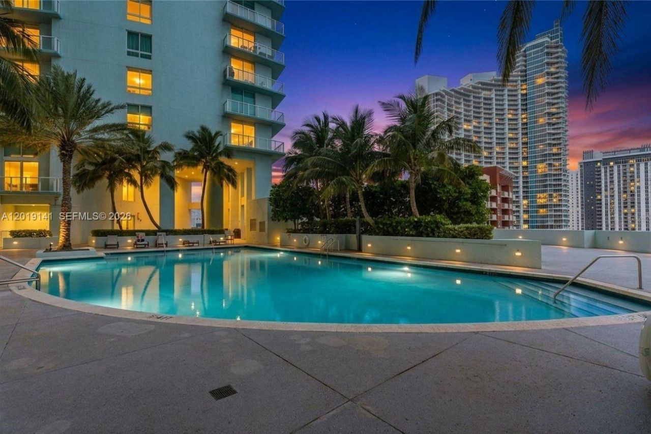 1900 N Bayshore Dr , Unit 2204, Miami, FL 33132 Photo