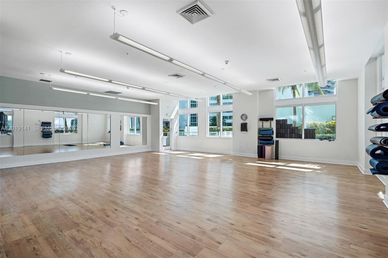 1900 N Bayshore Dr , Unit 2204, Miami, FL 33132 Photo