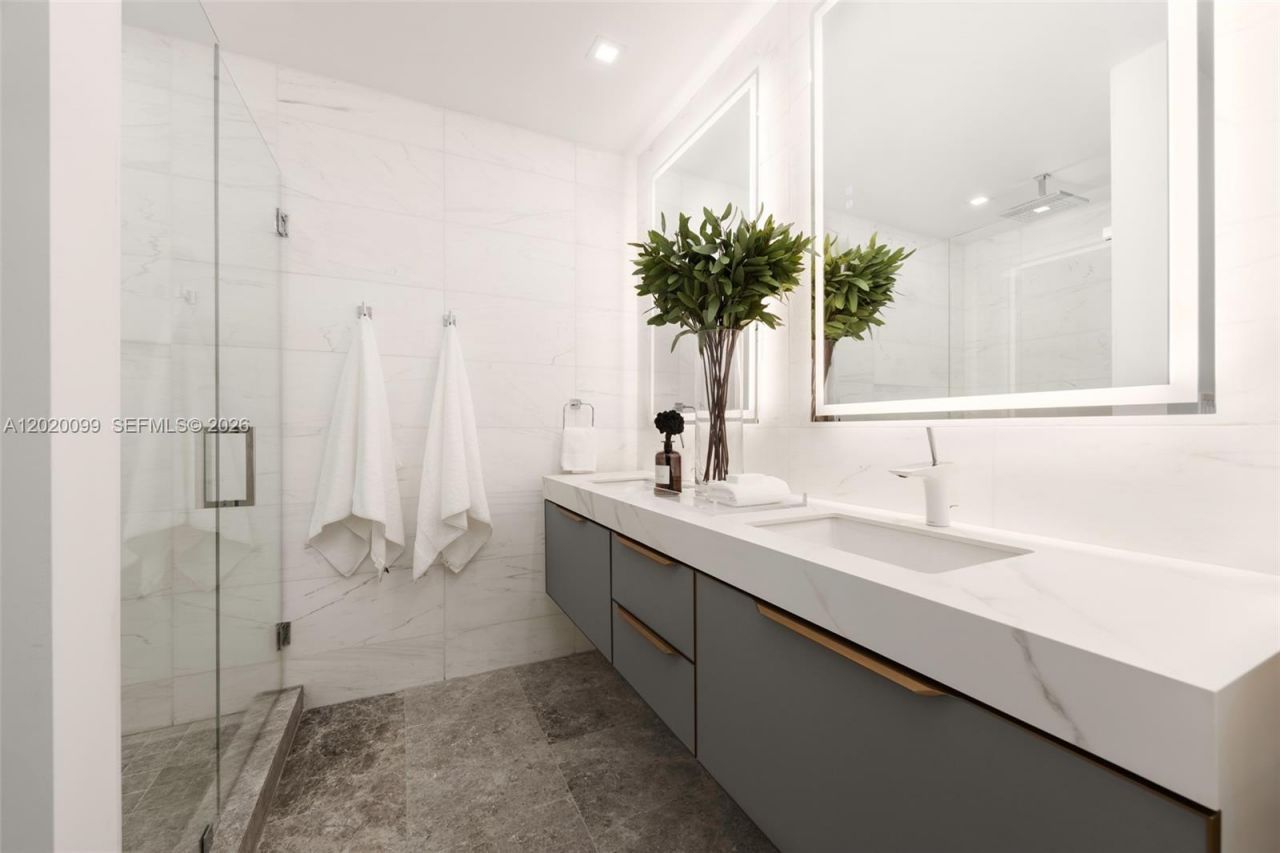 204 Sunrise Dr , Unit 204B, Key Biscayne, FL 33149 Photo