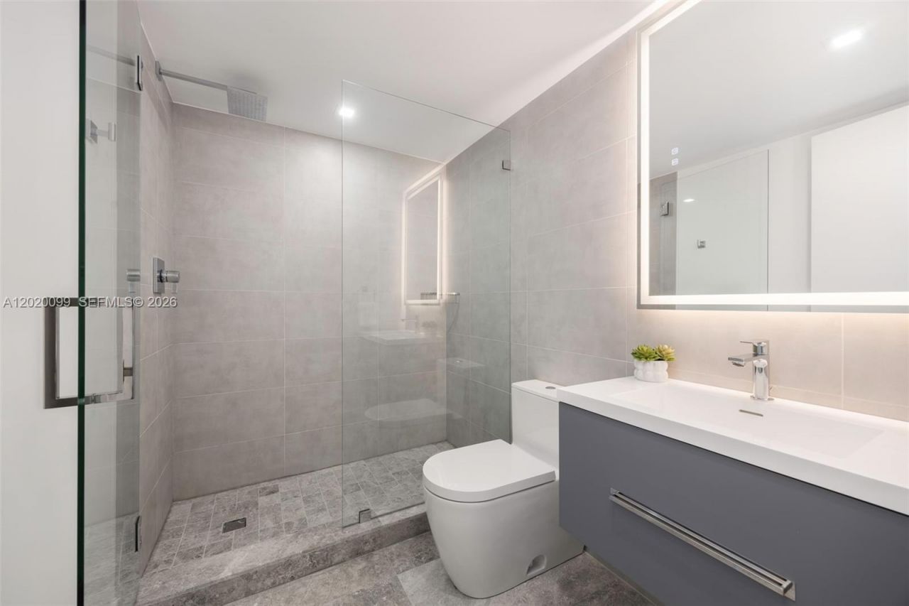 204 Sunrise Dr , Unit 204B, Key Biscayne, FL 33149 Photo