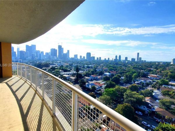 900 SW 8th St , Unit 1501, Miami, FL 33130