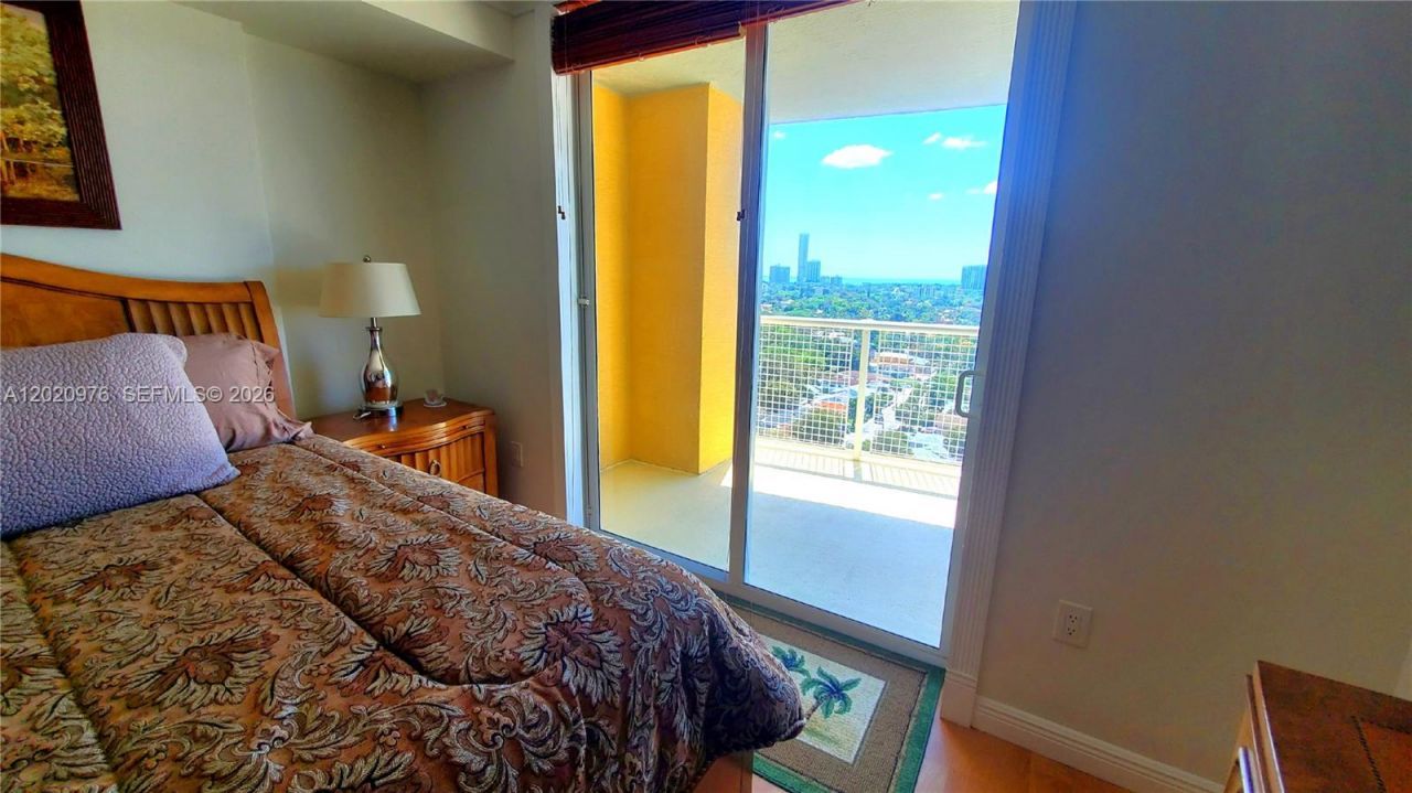 900 SW 8th St , Unit 1501, Miami, FL 33130 Photo