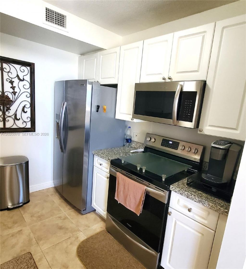 900 SW 8th St , Unit 1501, Miami, FL 33130 Photo