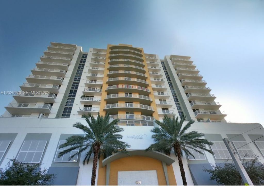 900 SW 8th St , Unit 1501, Miami, FL 33130 Photo
