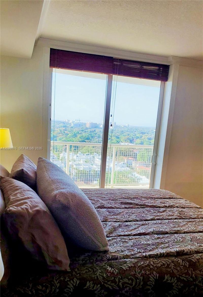 900 SW 8th St , Unit 1501, Miami, FL 33130 Photo