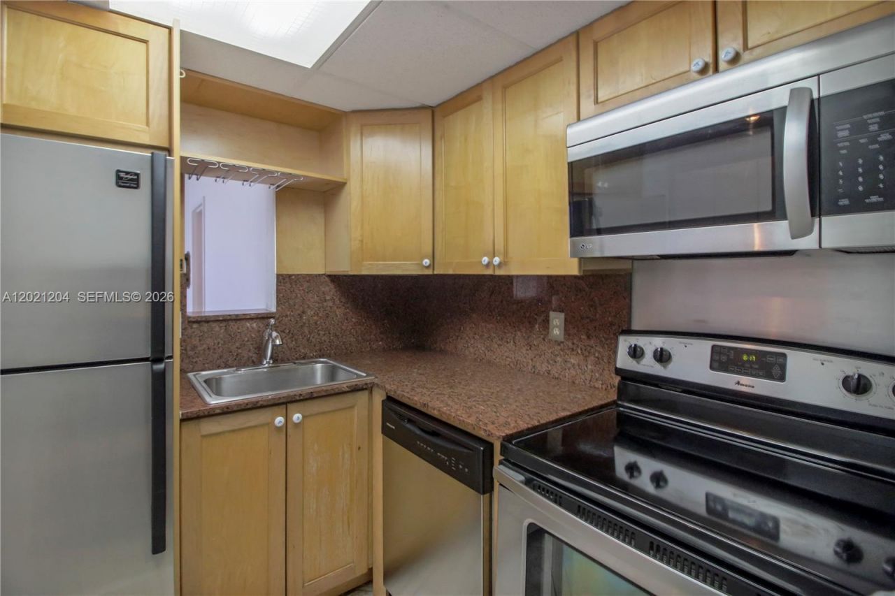 800 West Ave, Unit 509, Miami Beach, FL 33139 Photo