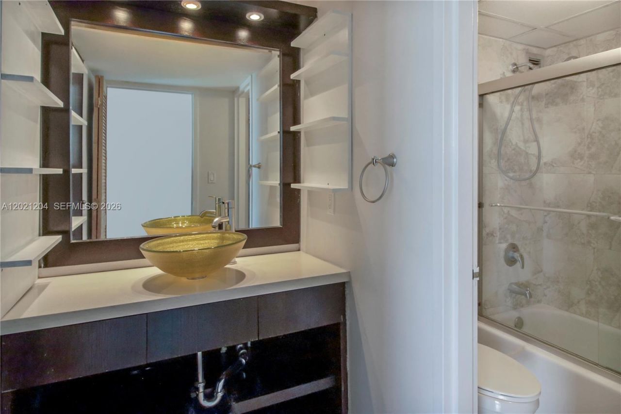 800 West Ave, Unit 509, Miami Beach, FL 33139 Photo