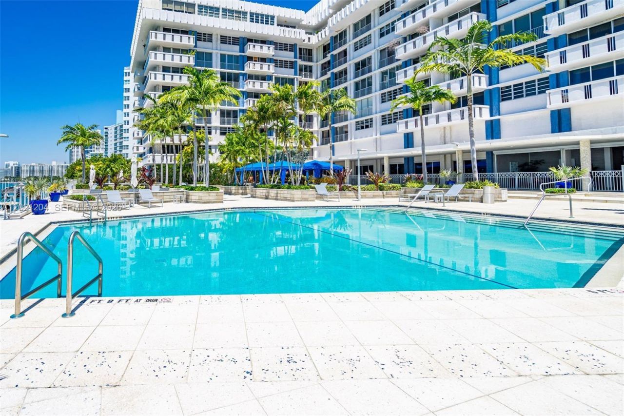 800 West Ave, Unit 509, Miami Beach, FL 33139 Photo