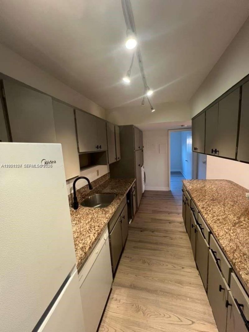 1100 NE 9th Ave , Unit 305, Fort Lauderdale, FL 33304 Photo