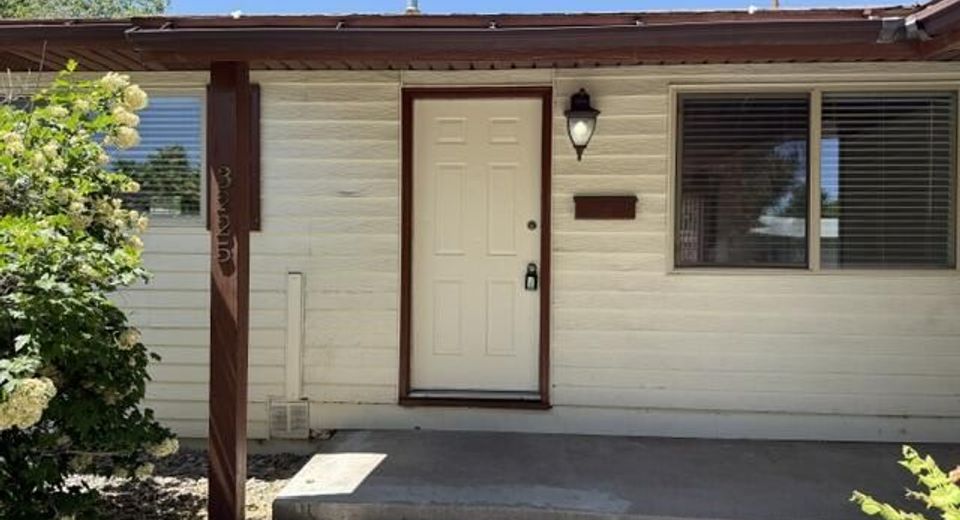 3225 Lucerne Way, Sparks, NV 89431 Photo