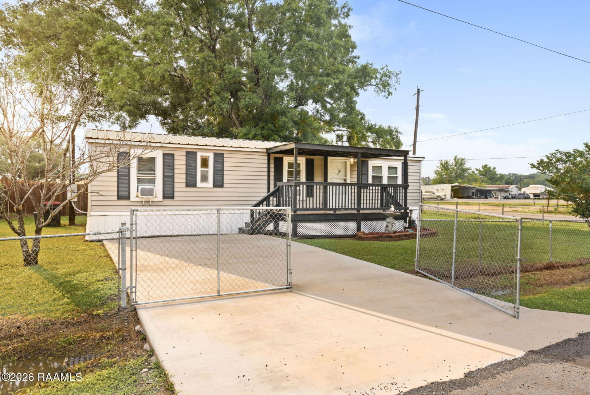 204 Longbridge Road, Lafayette, LA 70501 Main Photo